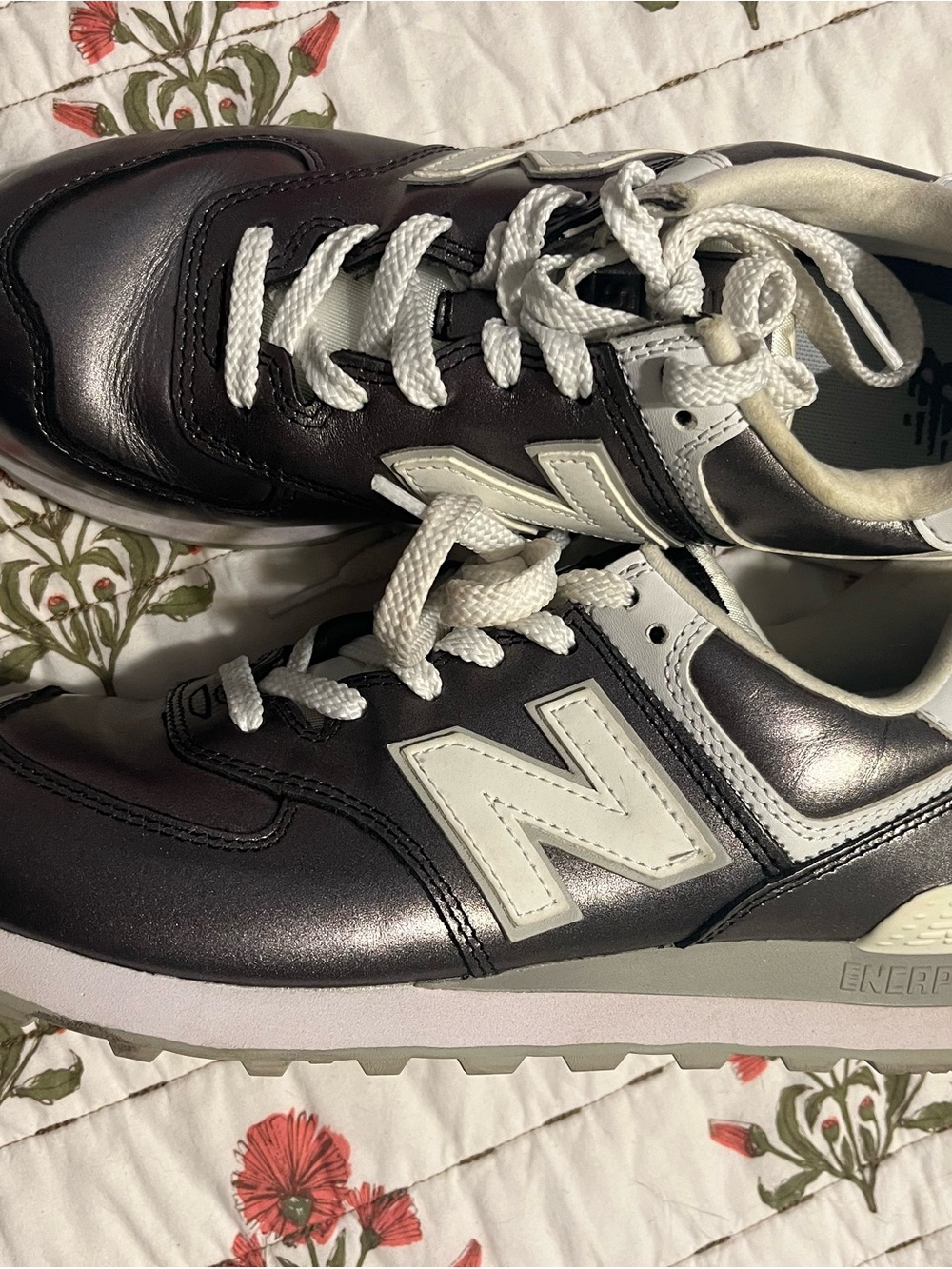 New Balance Metallic Gray Sneakers size 9.5